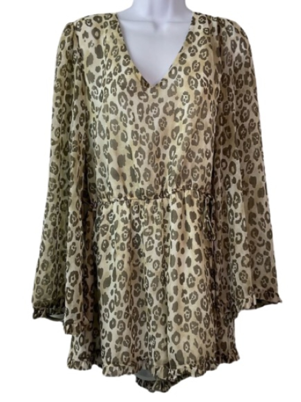 June & Hudson Leopard Print V-Neck Long Sleeve Romper. Size M. Lined